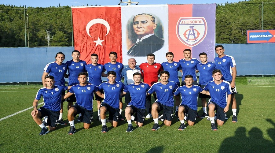 Alt�nordu'da gen�ler parl�yor