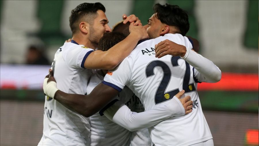 Ankaragücü Konya'dan 3 puan ile döndü