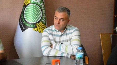 Anne ve babasını beklerken kalp krizi geçirdi