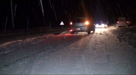 Antalya-Konya karayolunda kar kalınlığı 30 santim