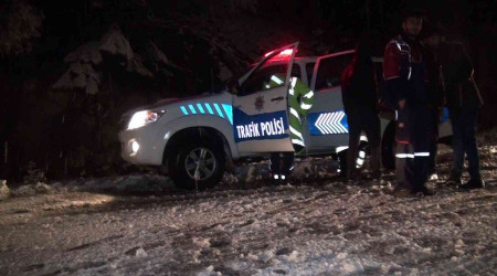 Antalya-Konya karayolunda kar yağışı sebebiyle tırların geçişine izin verilmiyor