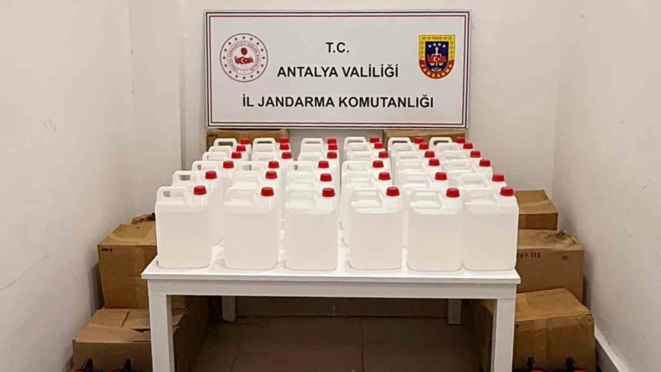 Antalya'da 550 litre ka�ak etil alkol ele ge�irildi
