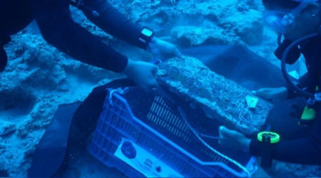 Antalya'da batıkta 25'er kiloluk külçeler bulundu