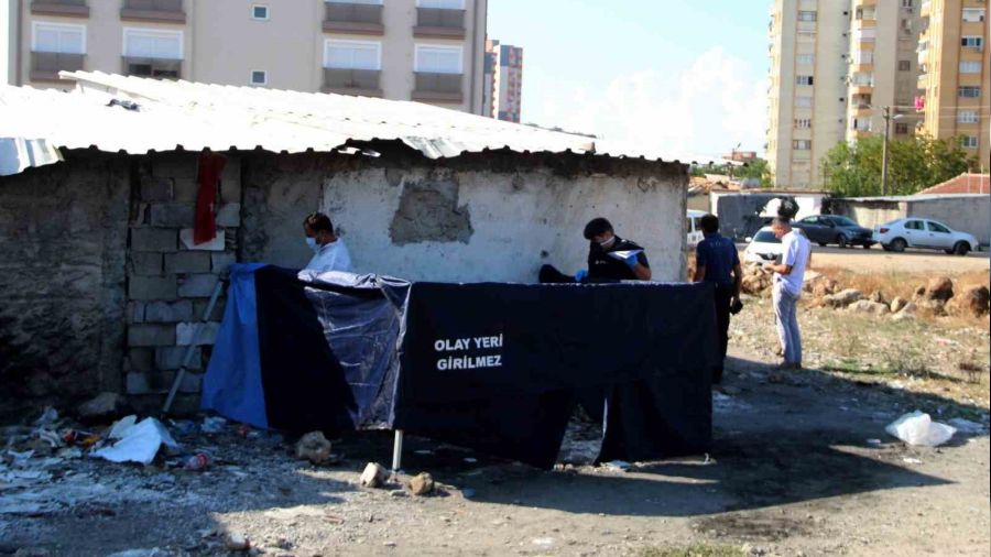 Antalya'da bo� arazide erkek cesedi bulundu