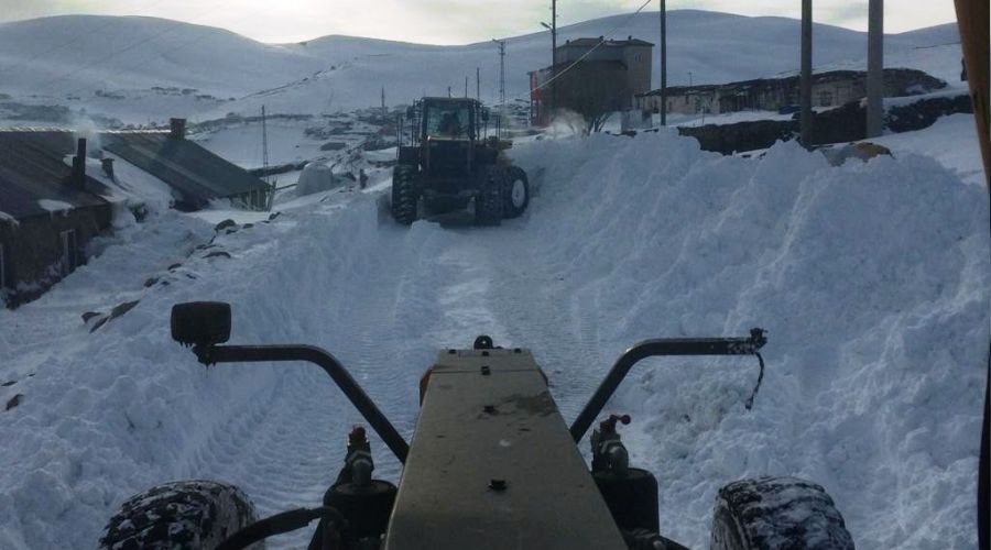 Ardahan-Şavşat karayolu ulaşıma kapandı