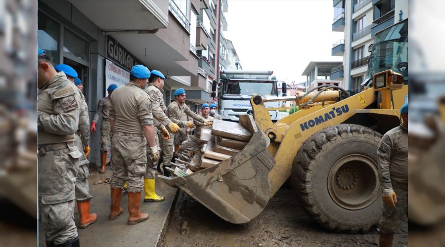 Arhavi'de hasar tespit �al��malar� devam ediyor