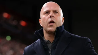 Arne Slot: 'Evimizde galibiyet alaca��m�z� d���n�yorum'