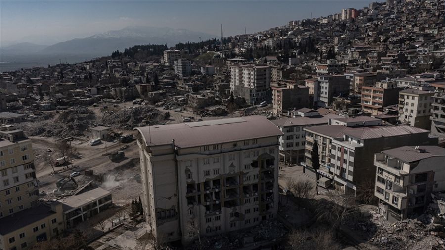 'Artçı depremler devam ederken beton dökmek sakıncalıdır'