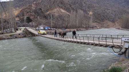 Artvin'de tarihe meydan okuyan  asma kprler 