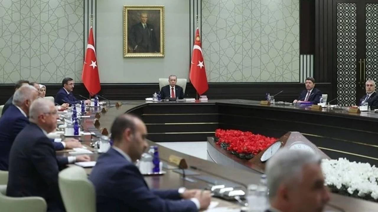 Asgari ücretin de görüşüleceği kabine toplantısı iptal edildi