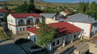 Ak Veysel Mzesi: Bir ozann izlerini tayan mtevaz bir yap 