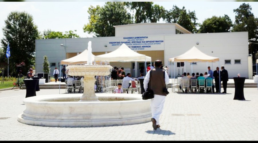 Atina’da ilk cami kapılarını açtı