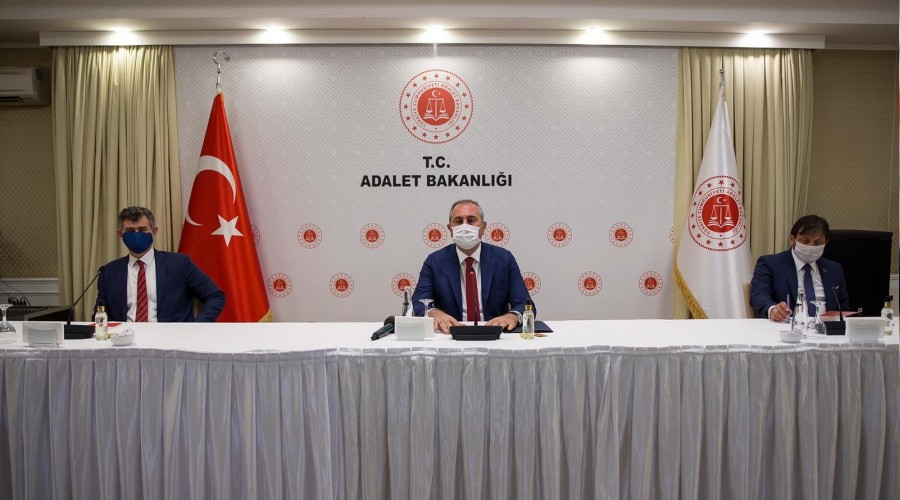 Avukatlar seçim değil geçim derdinde