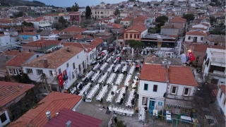Ayvalık'ın Cunda Adası'ndaki iftara binlerce vatandaş katıldı