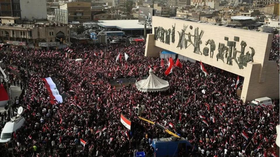 Ba�dat'ta on binlerce ki�i �ran'a destek i�in sokaklar� doldurdu