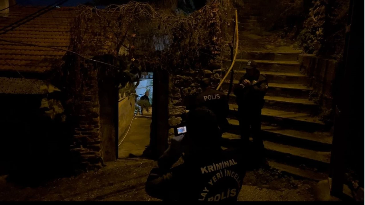 Bahçeye çıkan kadın, cesetle karşılaştı