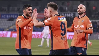 Başakşehir geriden gelip kazandı 