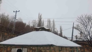 Başkale beyaza büründü