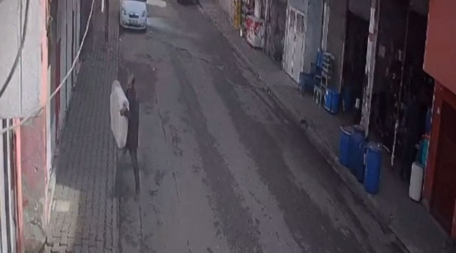 Batman'da çocuk bezini çalan hırsız kamaraya takıldı