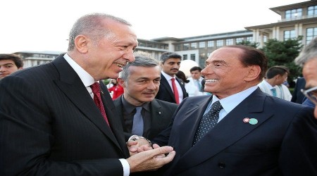 Berlusconi hastaneye kaldrld