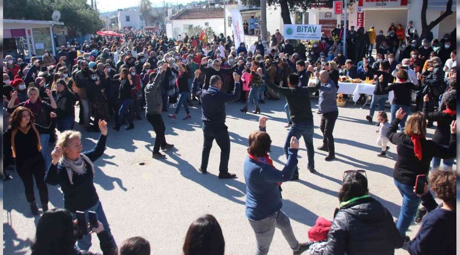 Binlerce ki�i festivalde bulu�tu