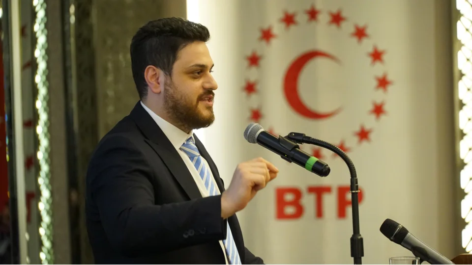 BTP lideri H�seyin Ba�, "Elinde ba�ka bir gelir kalemi kalmayan h�k�met, �zelle�tirmelerle tabiri caizse mirasyedi gibi davran�yor" dedi