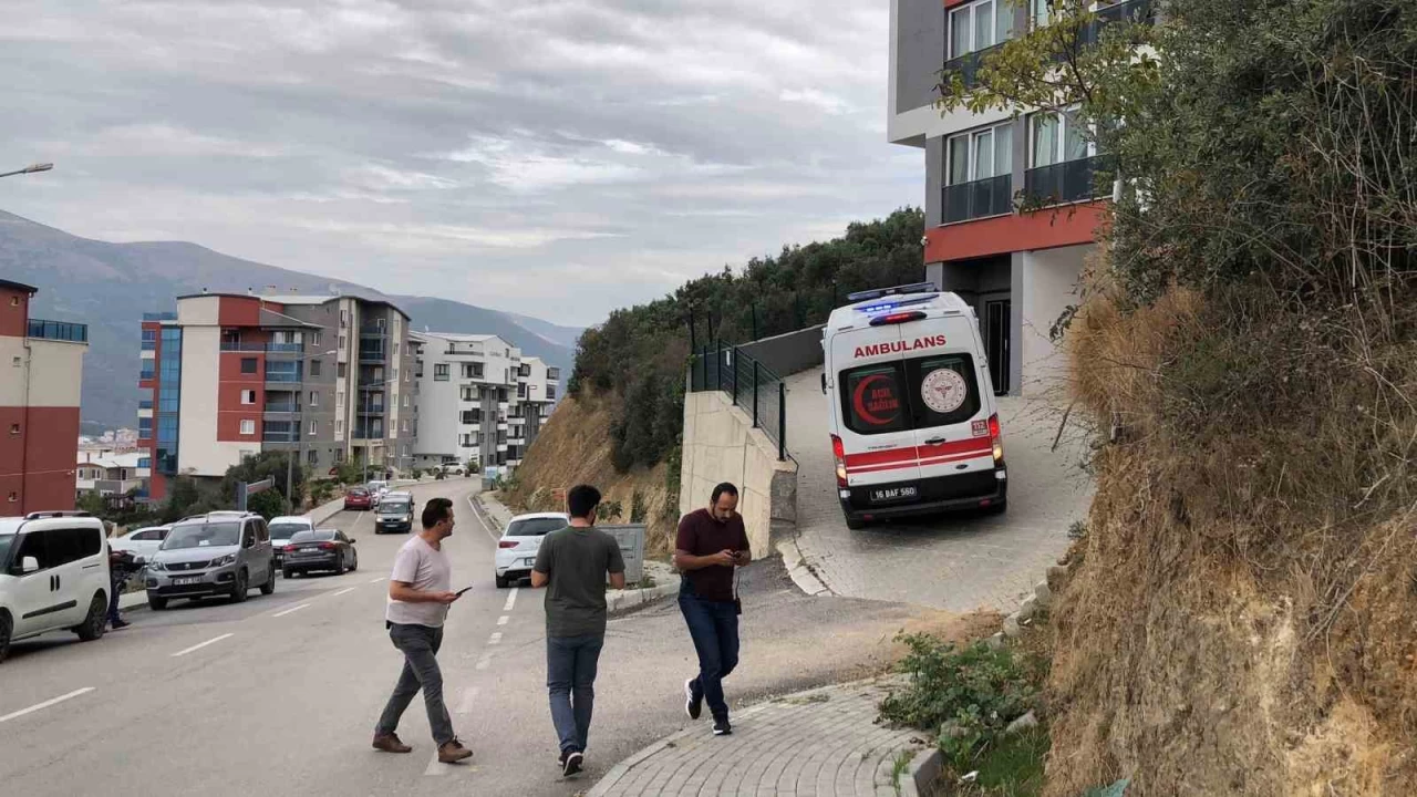 Bursa'da bir şahıs ayrılmak üzere olduğu eşini vurdu