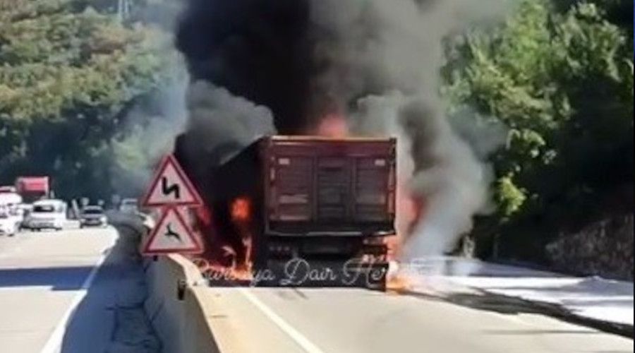 Bursa'da kaza yapan tır böyle patladı