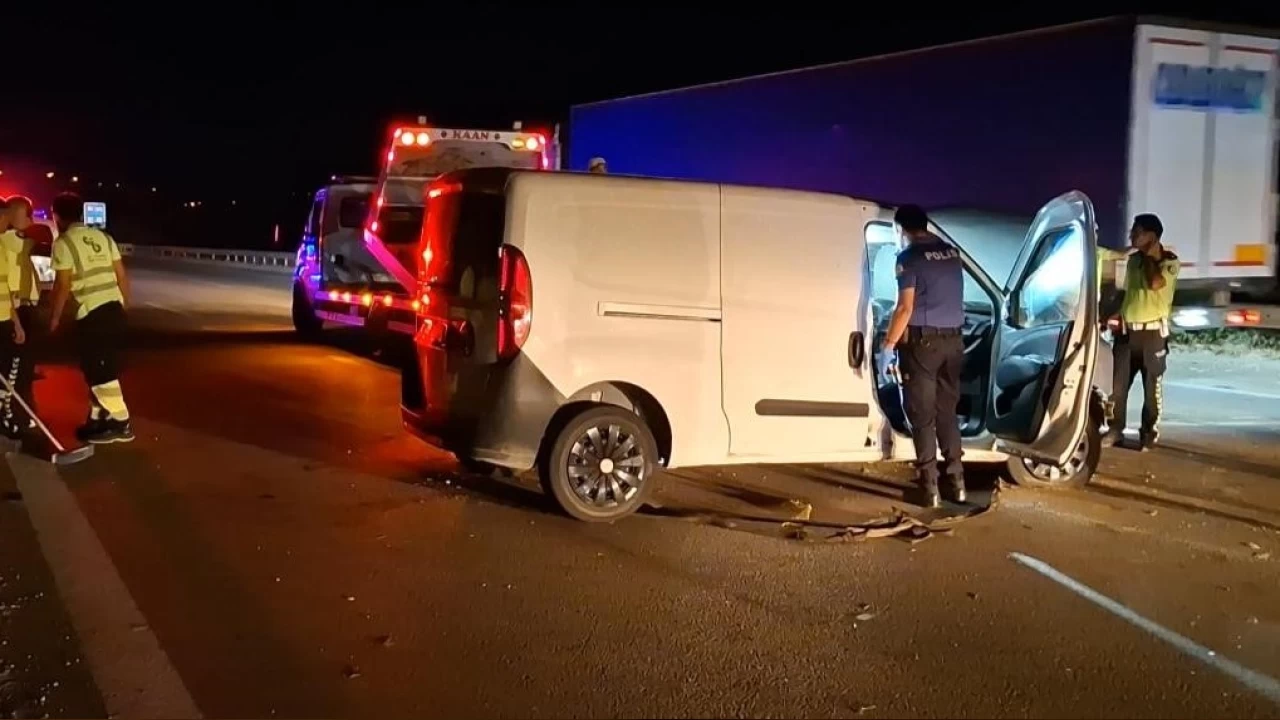 Bursa'da trafik kazas�: 1 �l�, 1 yaral�