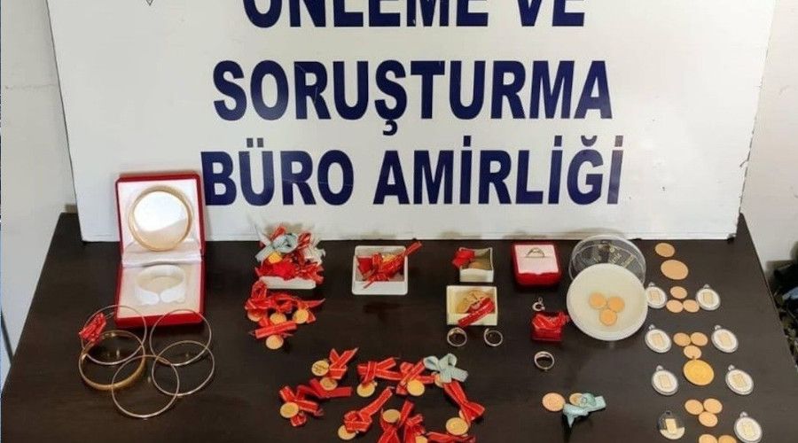 �antaya alt�n yerine ta� koydu, doland�r�c�lar yakaland�