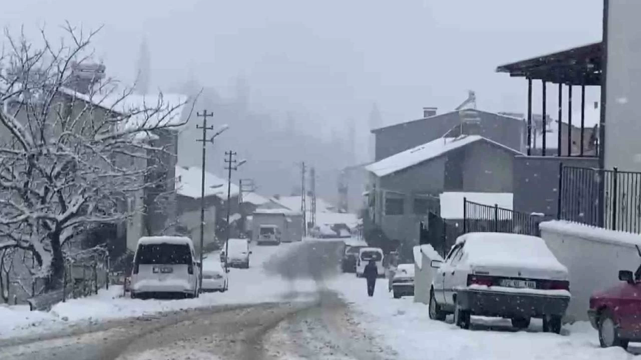 �elikhan'da kar kal�nl��� 7 santimi buldu