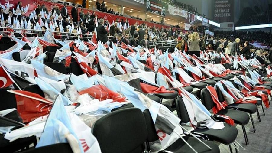CHP kurultayının yapılacağı salona tartışma yaratacak pankart