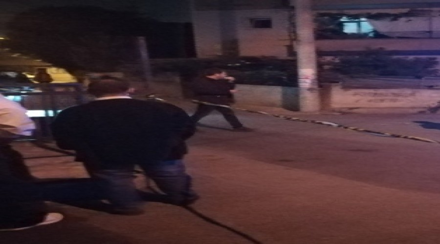 �ocukluk arkada��n� sokak ortas�nda silahla �ld�rd�