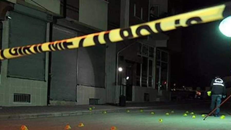 Çorum'da otobüs durağında silahlı saldırıya uğrayan 3 kişi yaralandı