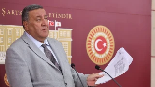 Cumhurba�kan� Erdo�an��n a��klad��� �K�rsalda Bereket, K���kba�a Destek� projesini de�erlendiren CHP Ni�de Milletvekili G�rer, "Ah�r giderleri d���r�lmeden, yem s�bvanse edilmeden ve ithalat�� anlay��tan vazge�ilmeden et sorunu ��z�lemez� dedi