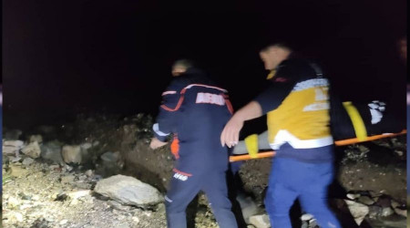 Darp edilip uçuruma atılan kadın kurtarıldı