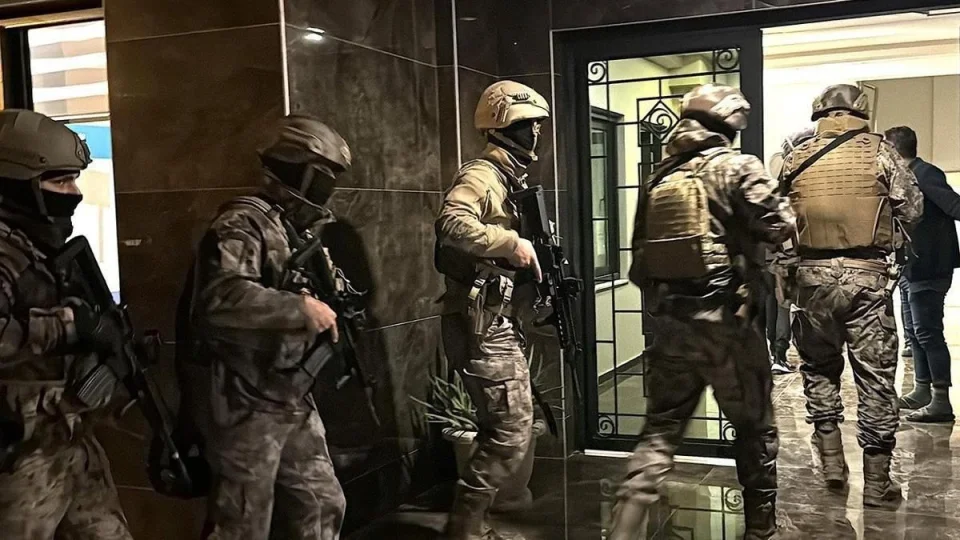 DEAŞ'a yönelik 30 ilde operasyon: 119 şüpheli yakalandı