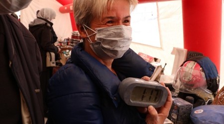 Depremzedeler anılarını almaya geldi