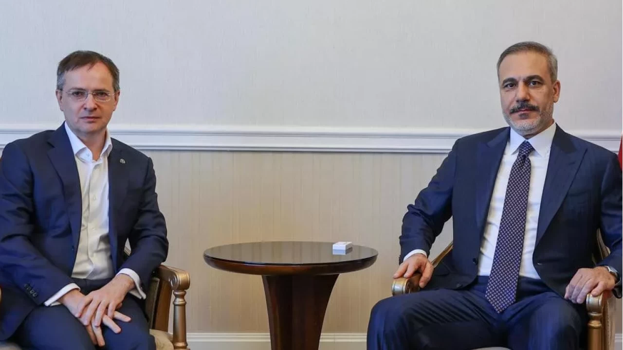 Dışişleri Bakanı Hakan Fidan, Moskova'da Devlet Başkan Yardımcısı Medinskiy'le buluştu