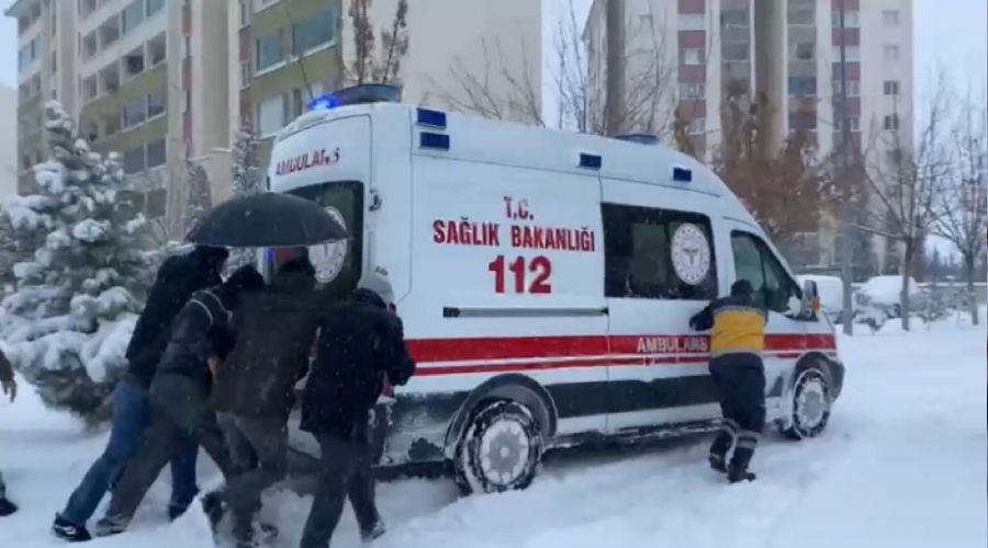 Diyarbakır kara teslim, araçlar yollarda kaldı