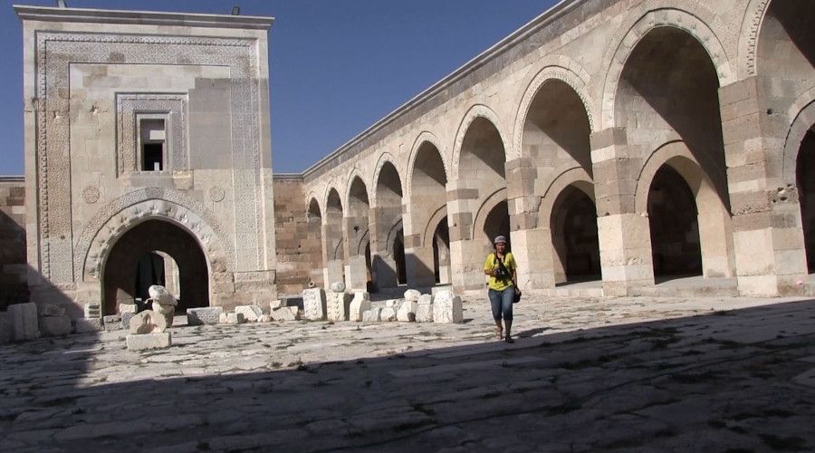 Dünyanın en büyük kervansarayı ziyaretçi bekliyor