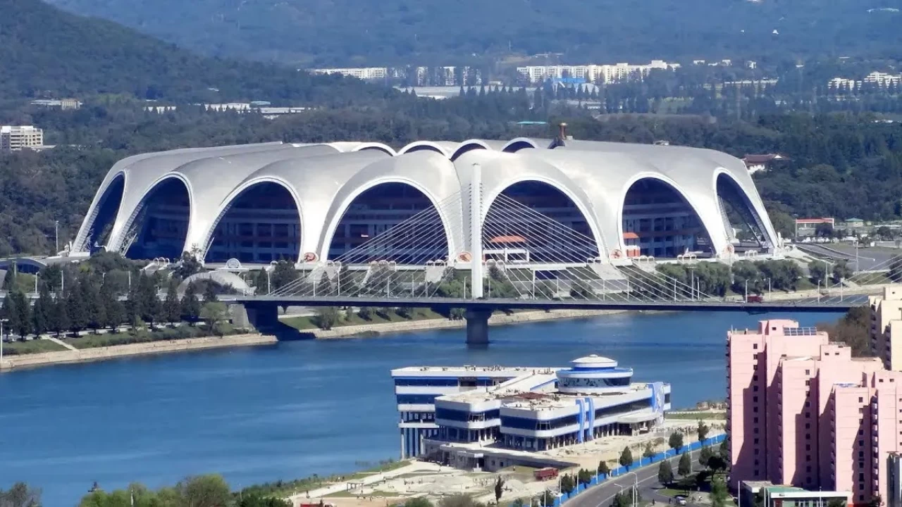 Dünyanın en büyük stadyumu o ülkede