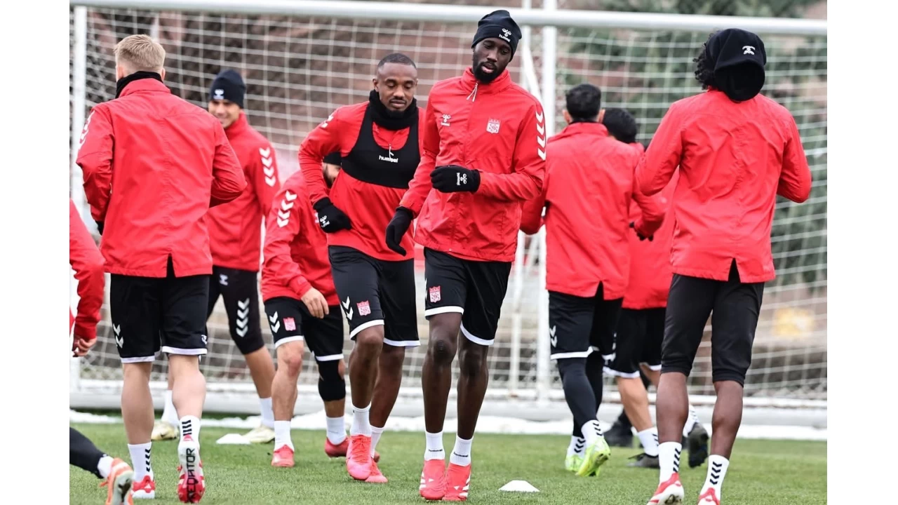 D��me potas�ndaki Sivasspor'da Kas�mpa�a ma�� haz�rl�klar� ba�lad�