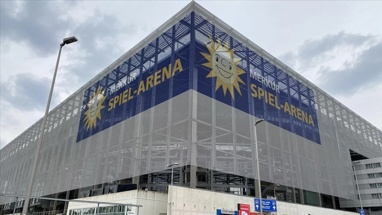 D�sseldorf Arena'da 5 ma� oynanacak