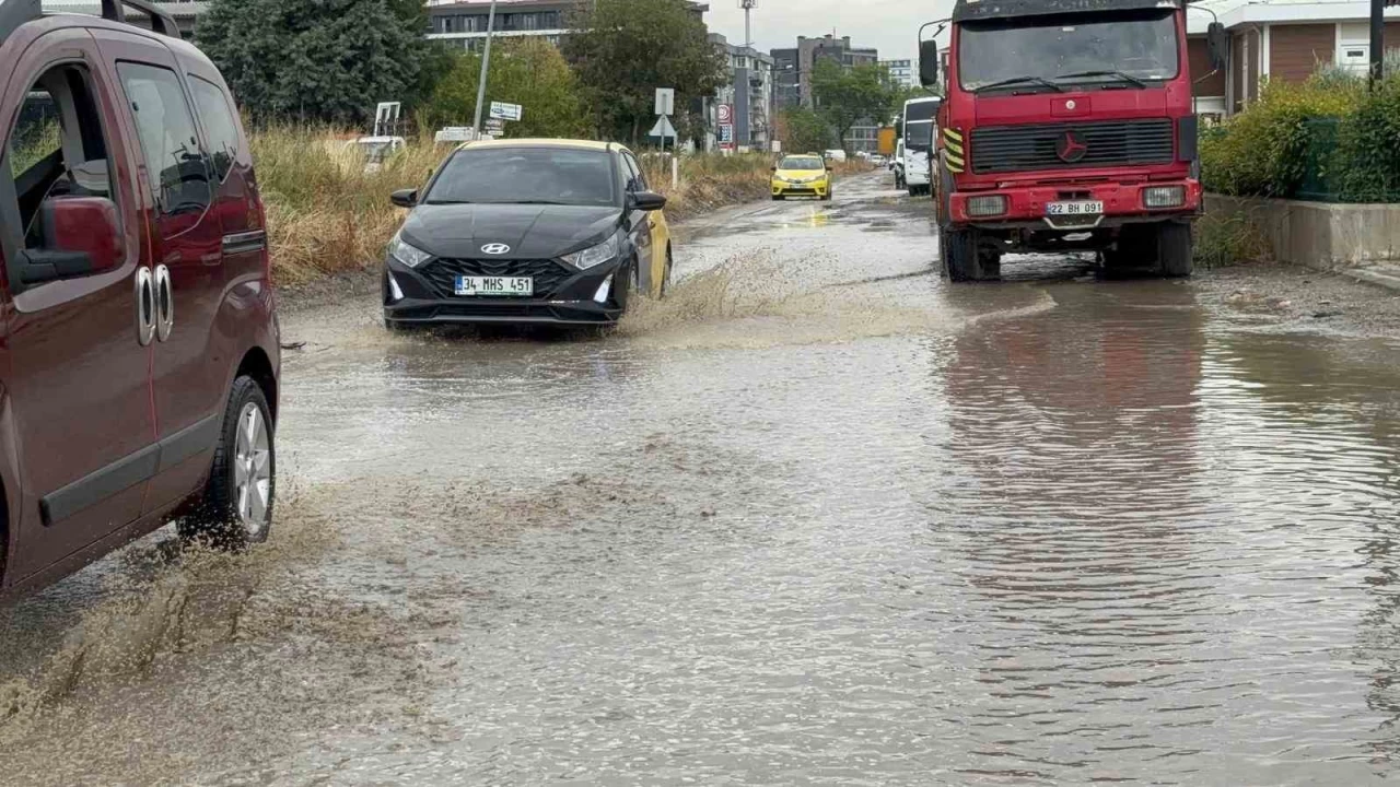 Edirne'de yollar göle döndü
