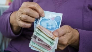 Emeklilerin bayram ikramiyesi tutarı belli oldu