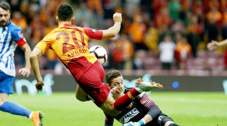 Emre ilk yarıyı kapattı