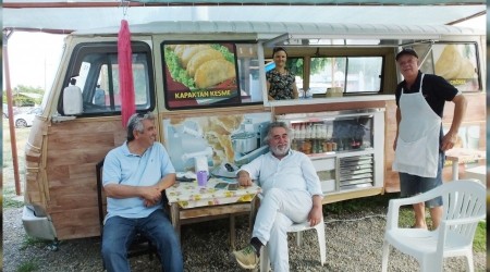 Eski fabrikatörden lezzetli çiğ börekler