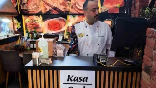 Esnaf�n 'yemek kart�' ��kmaz�: 'Kendi param�zla rezil oluyoruz'