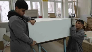 Fabrika deil, lise: ylda 7 milyon ciro yaptlar